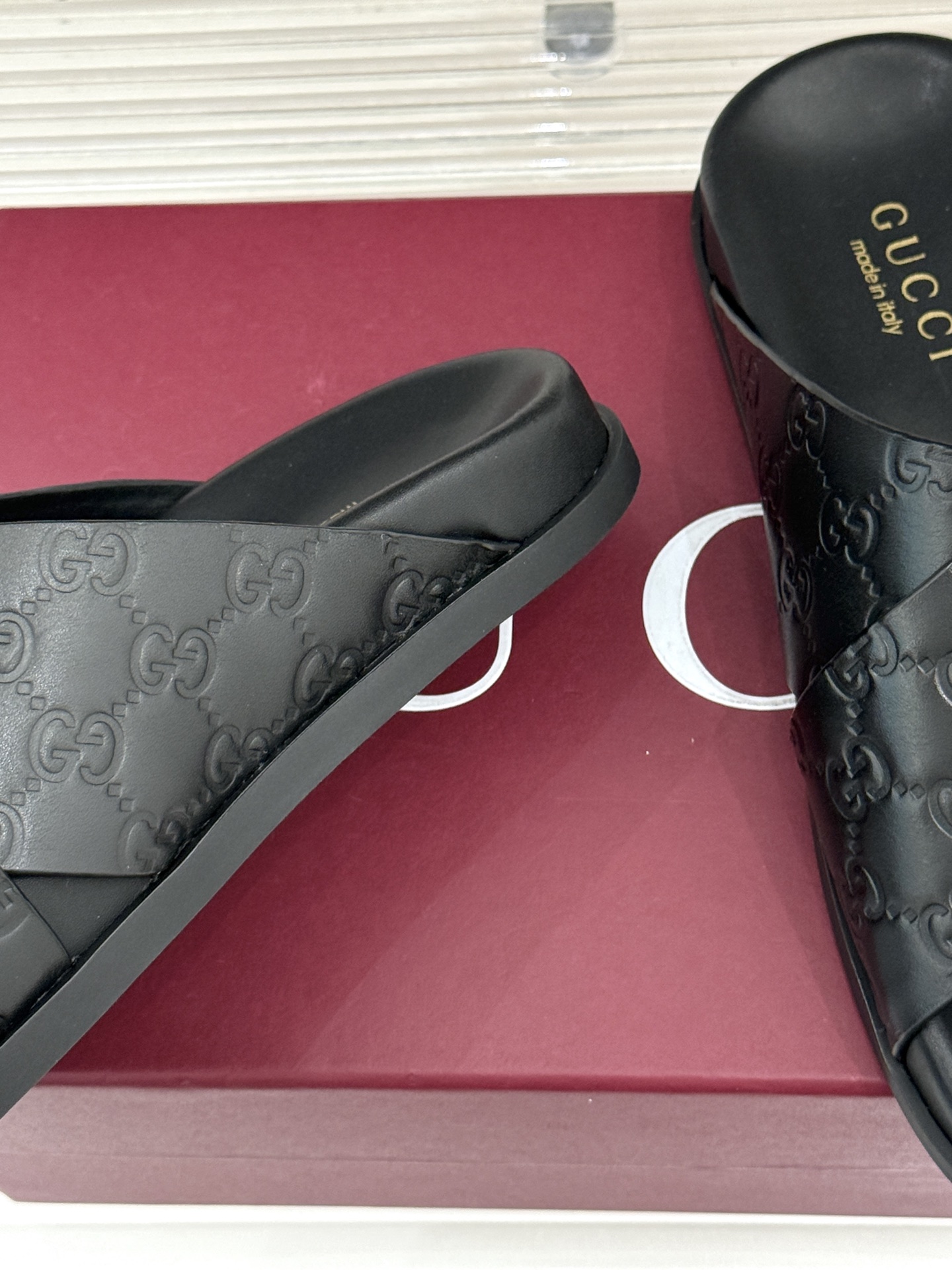 Gucci/古驰26WF新品双G压花交叉带休闲拖鞋双G压花经典永不过时交叉带自带慵懒松弛感小羊皮软到不像 Gucci/古驰26WF新品双G压花交叉带休闲拖鞋双G压花经典永不过时交叉带自带慵懒松弛感小羊皮软到不像