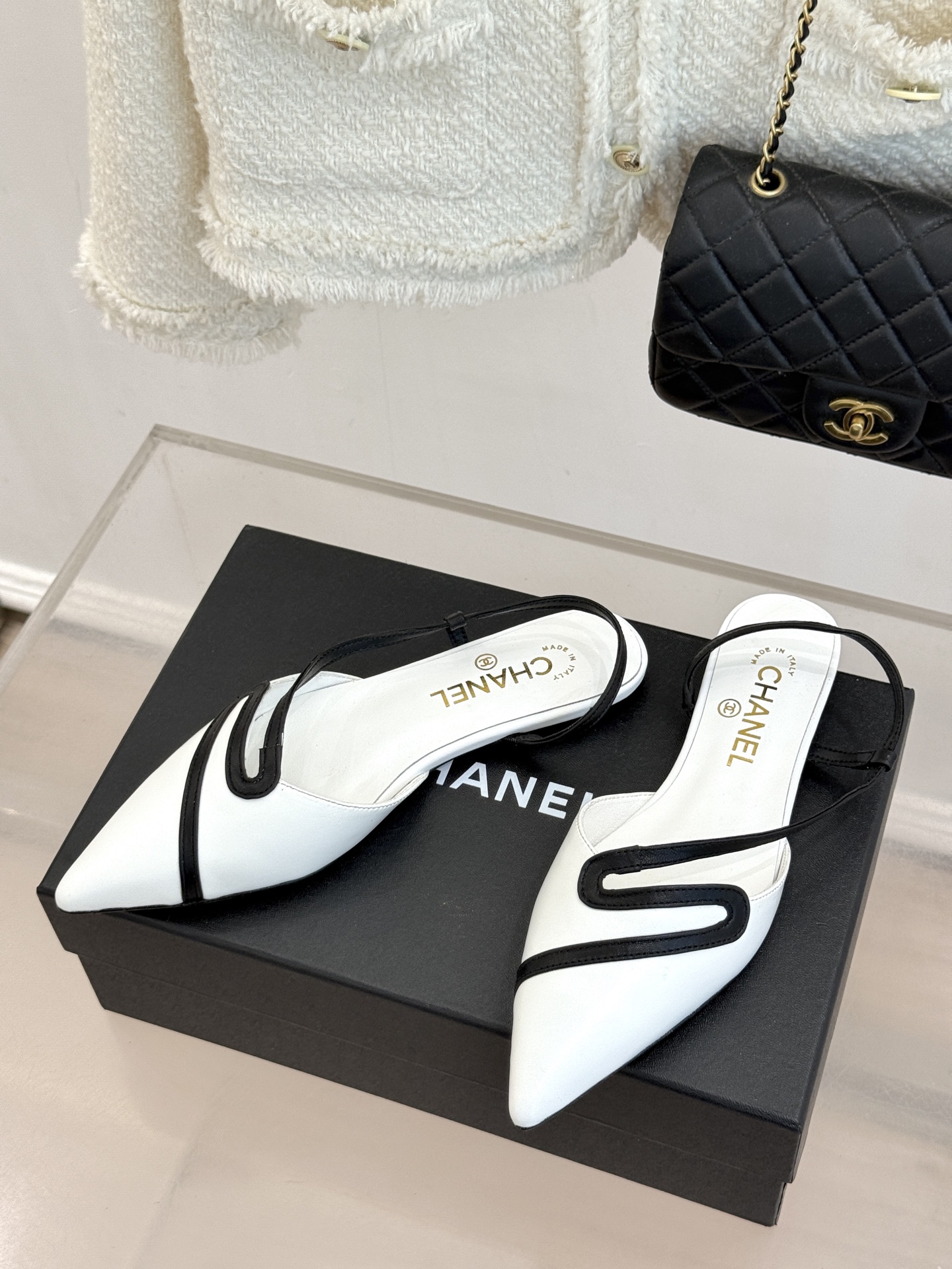 CHANE*｜小香26M新品走秀拼色尖头蛇形带高跟鞋凉鞋小香走秀惊艳款系列拼色尖头勾勒足间锋芒蛇形细带缠