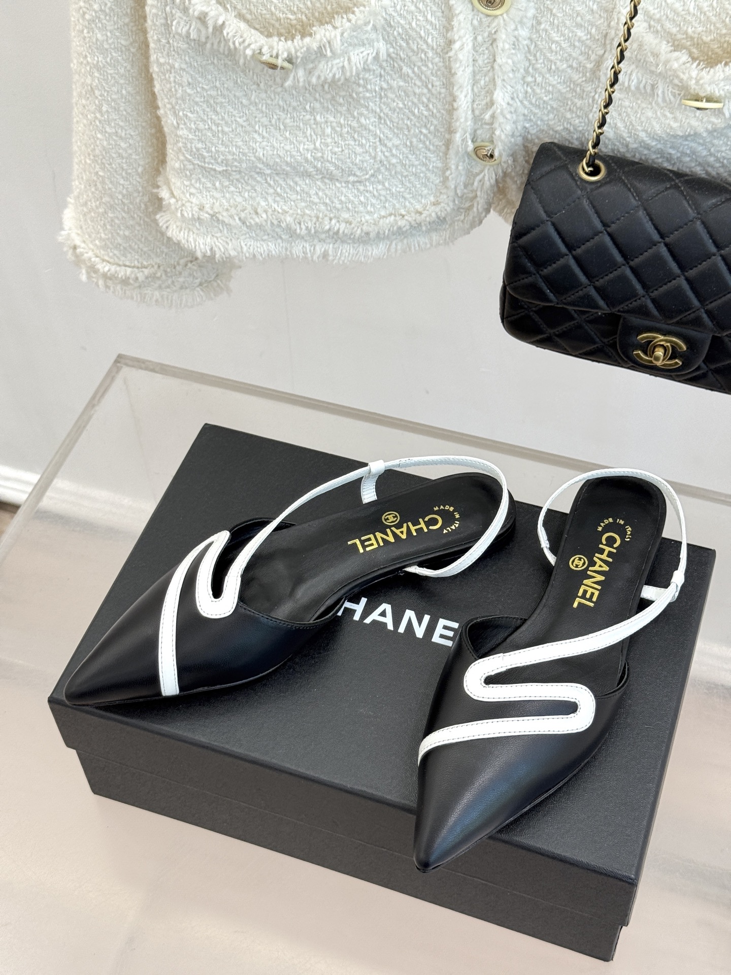 CHANE*|小香26M新品走秀拼色尖头蛇形带高跟鞋凉鞋小香走秀惊艳款系列拼色尖头勾勒足间锋芒蛇形细带缠 CHANE*|小香26M新品走秀拼色尖头蛇形带高跟鞋凉鞋小香走秀惊艳款系列拼色尖头勾勒足间锋芒蛇形细带缠