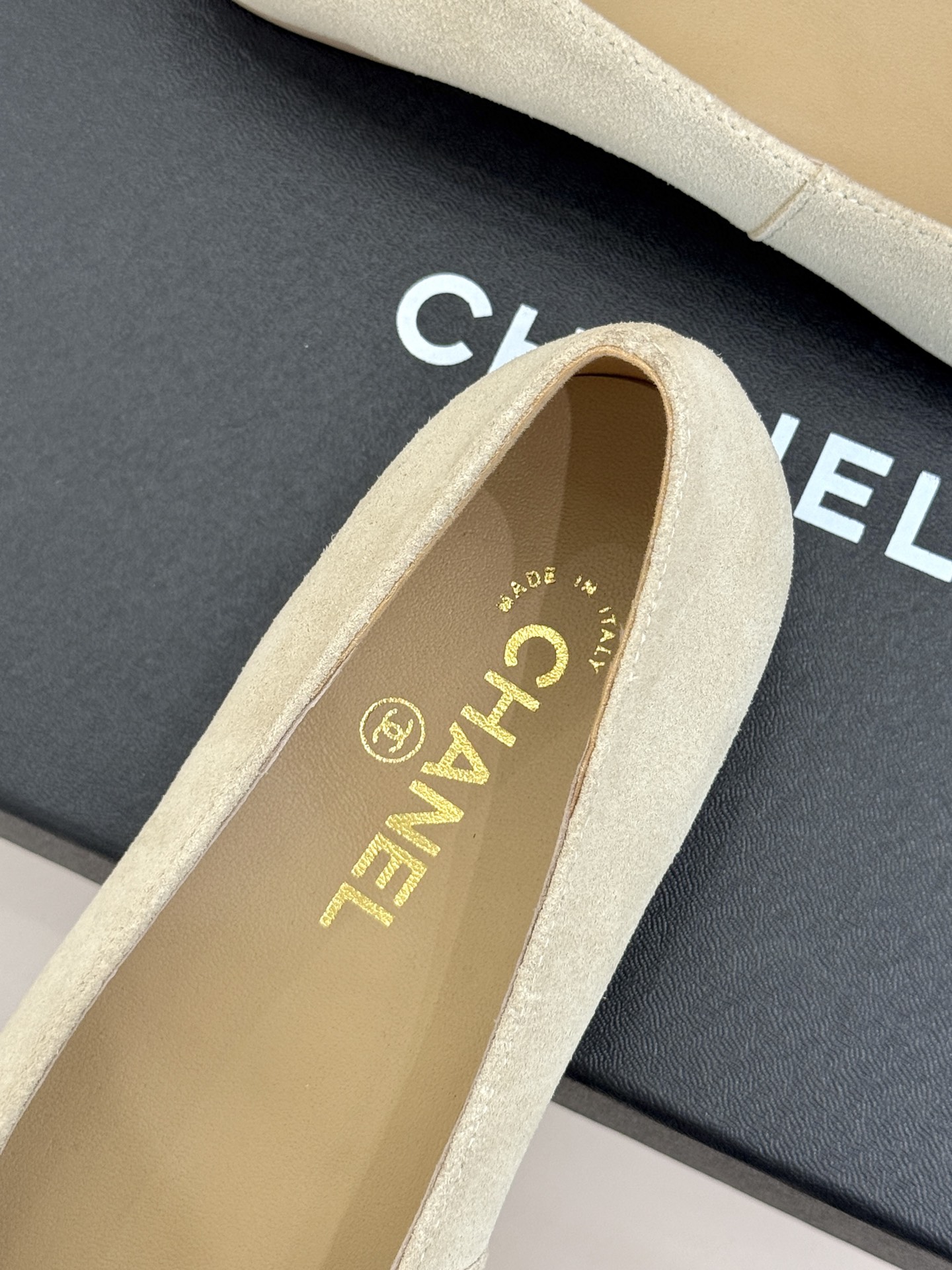 CHANE*|小香26M新品走秀金属大双C扣方头平底单鞋Chanel 走秀金属大双C单鞋小香系列走秀王炸 CHANE*|小香26M新品走秀金属大双C扣方头平底单鞋Chanel 走秀金属大双C单鞋小香系列走秀王炸