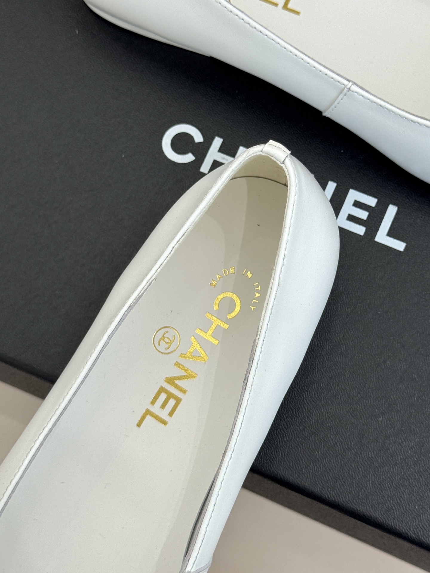 CHANE*｜小香26M新品走秀金属大双C扣方头平底单鞋Chanel 走秀金属大双C单鞋小香系列走秀王炸
