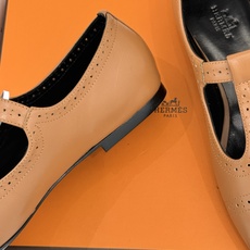 Hermès/爱马仕26WF新品法式复古T字带镂空雕花玛丽珍鞋手工镂空雕花巧夺天工T字带勾勒纤细足背线圆 Hermès/爱马仕26WF新品法式复古T字带镂空雕花玛丽珍鞋手工镂空雕花巧夺天工T字带勾勒纤细足背线圆