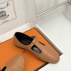 Hermès/爱马仕26WF新品法式复古T字带镂空雕花玛丽珍鞋手工镂空雕花巧夺天工T字带勾勒纤细足背线圆 Hermès/爱马仕26WF新品法式复古T字带镂空雕花玛丽珍鞋手工镂空雕花巧夺天工T字带勾勒纤细足背线圆