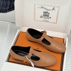 Hermès/爱马仕26WF新品法式复古T字带镂空雕花玛丽珍鞋手工镂空雕花巧夺天工T字带勾勒纤细足背线圆 Hermès/爱马仕26WF新品法式复古T字带镂空雕花玛丽珍鞋手工镂空雕花巧夺天工T字带勾勒纤细足背线圆