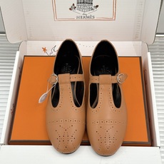 Hermès/爱马仕26WF新品法式复古T字带镂空雕花玛丽珍鞋手工镂空雕花巧夺天工T字带勾勒纤细足背线圆 Hermès/爱马仕26WF新品法式复古T字带镂空雕花玛丽珍鞋手工镂空雕花巧夺天工T字带勾勒纤细足背线圆