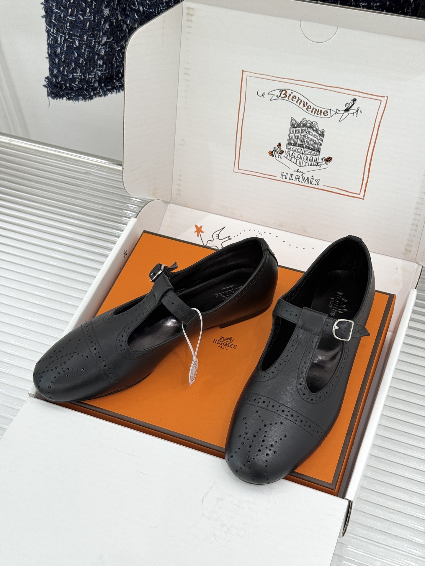 Hermès/爱马仕26WF新品法式复古T字带镂空雕花玛丽珍鞋手工镂空雕花巧夺天工T字带勾勒纤细足背线圆 Hermès/爱马仕26WF新品法式复古T字带镂空雕花玛丽珍鞋手工镂空雕花巧夺天工T字带勾勒纤细足背线圆