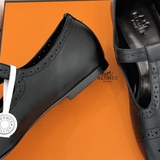 Hermès/爱马仕26WF新品法式复古T字带镂空雕花玛丽珍鞋手工镂空雕花巧夺天工T字带勾勒纤细足背线圆 Hermès/爱马仕26WF新品法式复古T字带镂空雕花玛丽珍鞋手工镂空雕花巧夺天工T字带勾勒纤细足背线圆