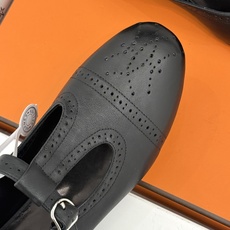 Hermès/爱马仕26WF新品法式复古T字带镂空雕花玛丽珍鞋手工镂空雕花巧夺天工T字带勾勒纤细足背线圆 Hermès/爱马仕26WF新品法式复古T字带镂空雕花玛丽珍鞋手工镂空雕花巧夺天工T字带勾勒纤细足背线圆