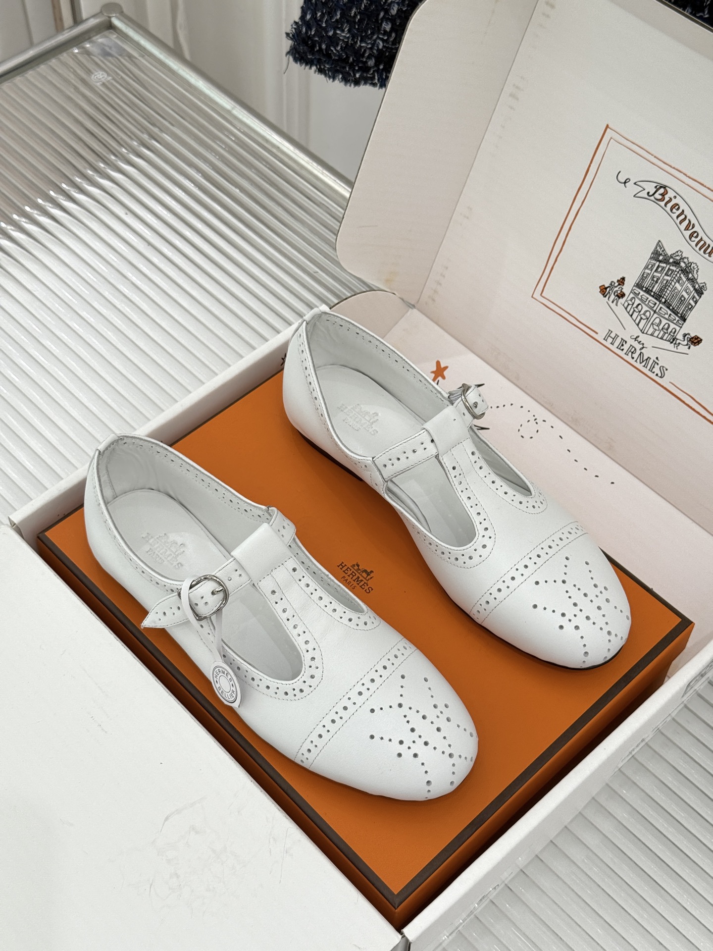 Hermès/爱马仕26WF新品法式复古T字带镂空雕花玛丽珍鞋手工镂空雕花巧夺天工T字带勾勒纤细足背线圆 Hermès/爱马仕26WF新品法式复古T字带镂空雕花玛丽珍鞋手工镂空雕花巧夺天工T字带勾勒纤细足背线圆