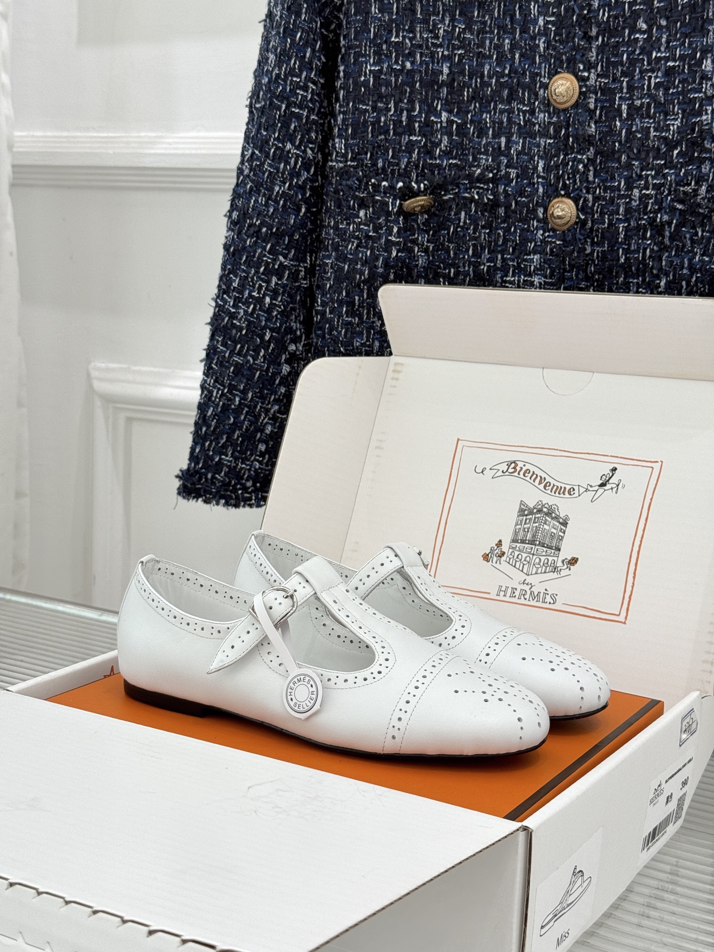 Hermès/爱马仕26WF新品法式复古T字带镂空雕花玛丽珍鞋手工镂空雕花巧夺天工T字带勾勒纤细足背线圆