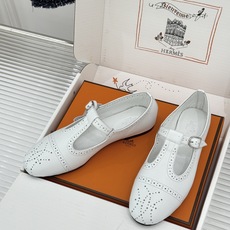 Hermès/爱马仕26WF新品法式复古T字带镂空雕花玛丽珍鞋手工镂空雕花巧夺天工T字带勾勒纤细足背线圆 Hermès/爱马仕26WF新品法式复古T字带镂空雕花玛丽珍鞋手工镂空雕花巧夺天工T字带勾勒纤细足背线圆