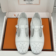 Hermès/爱马仕26WF新品法式复古T字带镂空雕花玛丽珍鞋手工镂空雕花巧夺天工T字带勾勒纤细足背线圆 Hermès/爱马仕26WF新品法式复古T字带镂空雕花玛丽珍鞋手工镂空雕花巧夺天工T字带勾勒纤细足背线圆