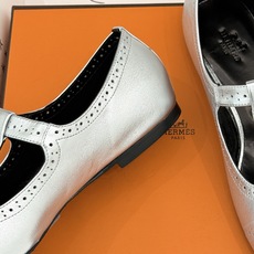 Hermès/爱马仕26WF新品法式复古T字带镂空雕花玛丽珍鞋手工镂空雕花巧夺天工T字带勾勒纤细足背线圆 Hermès/爱马仕26WF新品法式复古T字带镂空雕花玛丽珍鞋手工镂空雕花巧夺天工T字带勾勒纤细足背线圆