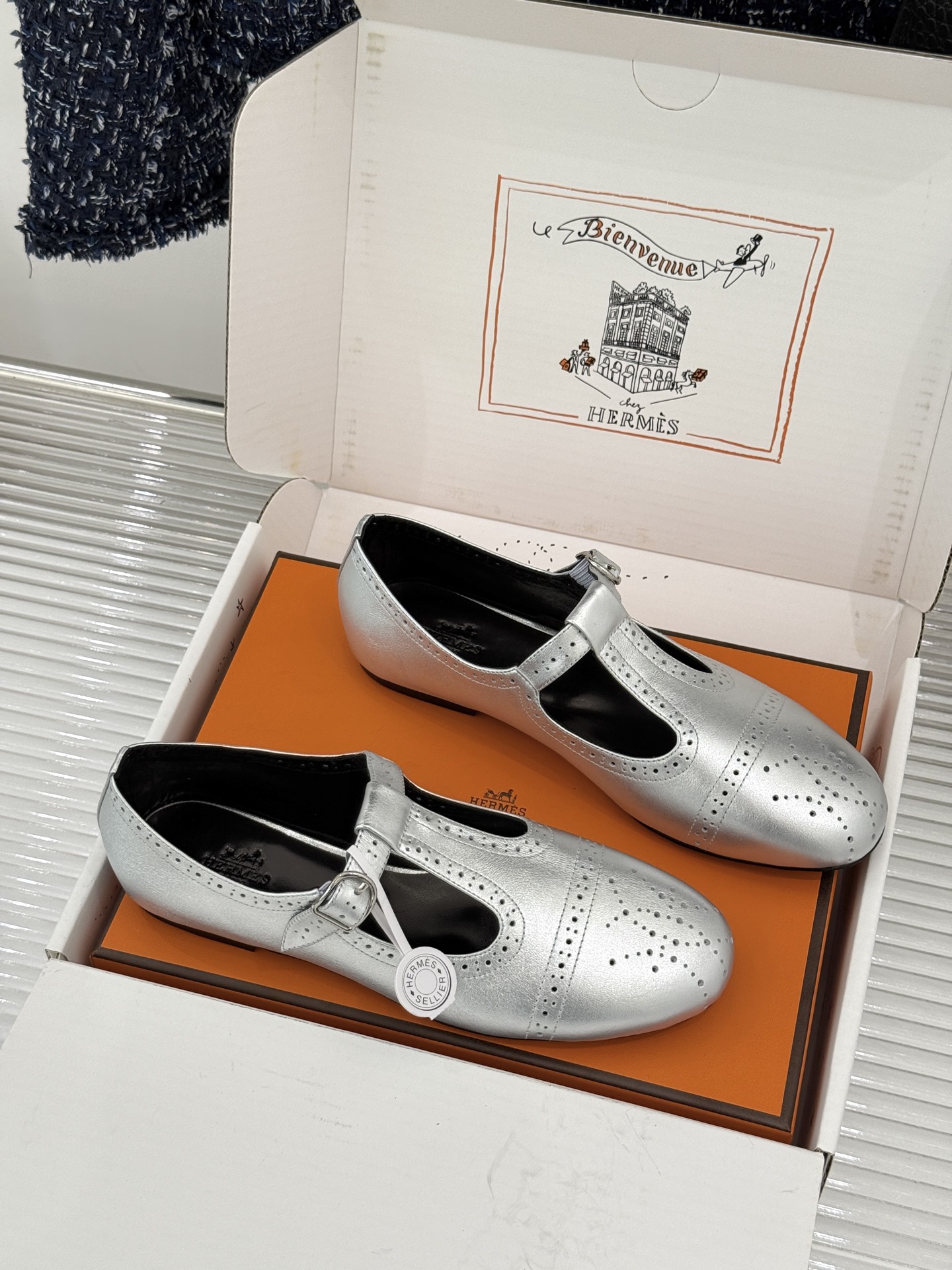 Hermès/爱马仕26WF新品法式复古T字带镂空雕花玛丽珍鞋手工镂空雕花巧夺天工T字带勾勒纤细足背线圆 Hermès/爱马仕26WF新品法式复古T字带镂空雕花玛丽珍鞋手工镂空雕花巧夺天工T字带勾勒纤细足背线圆