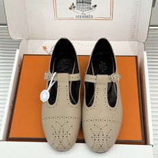 Hermès/爱马仕26WF新品法式复古T字带镂空雕花玛丽珍鞋手工镂空雕花巧夺天工T字带勾勒纤细足背线圆 Hermès/爱马仕26WF新品法式复古T字带镂空雕花玛丽珍鞋手工镂空雕花巧夺天工T字带勾勒纤细足背线圆