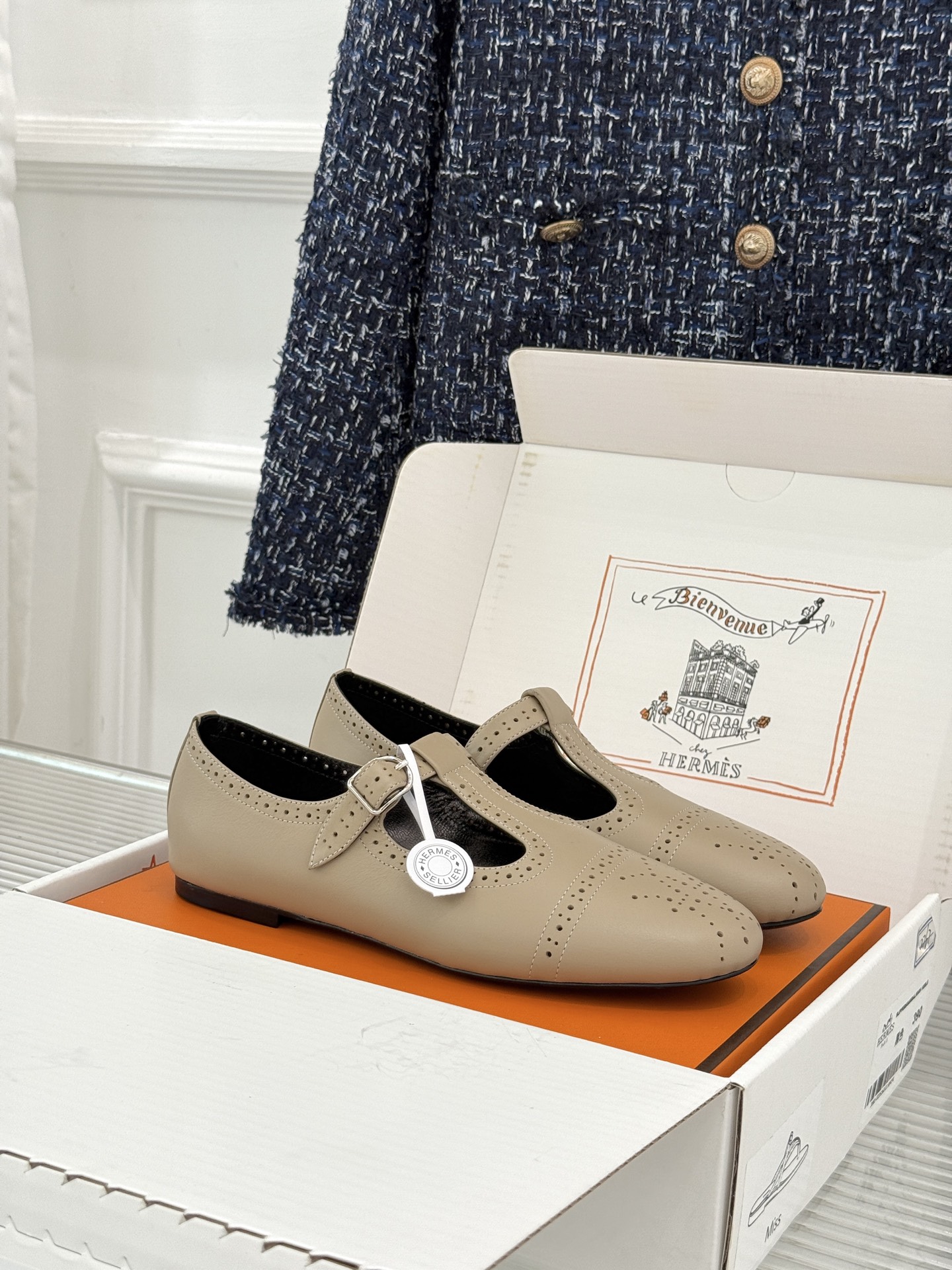 Hermès/爱马仕26WF新品法式复古T字带镂空雕花玛丽珍鞋手工镂空雕花巧夺天工T字带勾勒纤细足背线圆