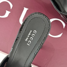 Gucci/古驰26WF新品极简一字带防水台高跟拖鞋极简一字带防水台拖鞋褪去繁复回归纯粹本真利落线条勾勒 Gucci/古驰26WF新品极简一字带防水台高跟拖鞋极简一字带防水台拖鞋褪去繁复回归纯粹本真利落线条勾勒