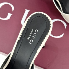 Gucci/古驰26WF新品极简一字带防水台高跟拖鞋极简一字带防水台拖鞋褪去繁复回归纯粹本真利落线条勾勒 Gucci/古驰26WF新品极简一字带防水台高跟拖鞋极简一字带防水台拖鞋褪去繁复回归纯粹本真利落线条勾勒