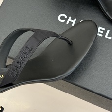 CHANE*|小香26S新品水钻字母金属跟高跟拖鞋夏日凉鞋天花板闪耀水钻字母镌刻经典细带勾勒纤细迷人足背 CHANE*|小香26S新品水钻字母金属跟高跟拖鞋夏日凉鞋天花板闪耀水钻字母镌刻经典细带勾勒纤细迷人足背