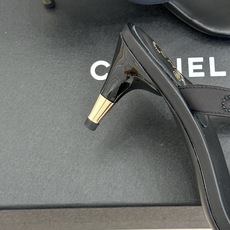 CHANE*|小香26S新品水钻字母金属跟高跟拖鞋夏日凉鞋天花板闪耀水钻字母镌刻经典细带勾勒纤细迷人足背 CHANE*|小香26S新品水钻字母金属跟高跟拖鞋夏日凉鞋天花板闪耀水钻字母镌刻经典细带勾勒纤细迷人足背