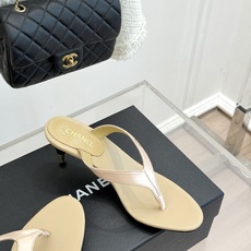 CHANE*|小香26S新品水钻字母金属跟高跟拖鞋夏日凉鞋天花板闪耀水钻字母镌刻经典细带勾勒纤细迷人足背 CHANE*|小香26S新品水钻字母金属跟高跟拖鞋夏日凉鞋天花板闪耀水钻字母镌刻经典细带勾勒纤细迷人足背