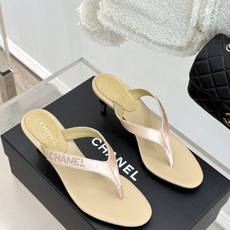 CHANE*|小香26S新品水钻字母金属跟高跟拖鞋夏日凉鞋天花板闪耀水钻字母镌刻经典细带勾勒纤细迷人足背 CHANE*|小香26S新品水钻字母金属跟高跟拖鞋夏日凉鞋天花板闪耀水钻字母镌刻经典细带勾勒纤细迷人足背
