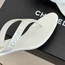 CHANE*|小香26S新品水钻字母金属跟高跟拖鞋夏日凉鞋天花板闪耀水钻字母镌刻经典细带勾勒纤细迷人足背 CHANE*|小香26S新品水钻字母金属跟高跟拖鞋夏日凉鞋天花板闪耀水钻字母镌刻经典细带勾勒纤细迷人足背