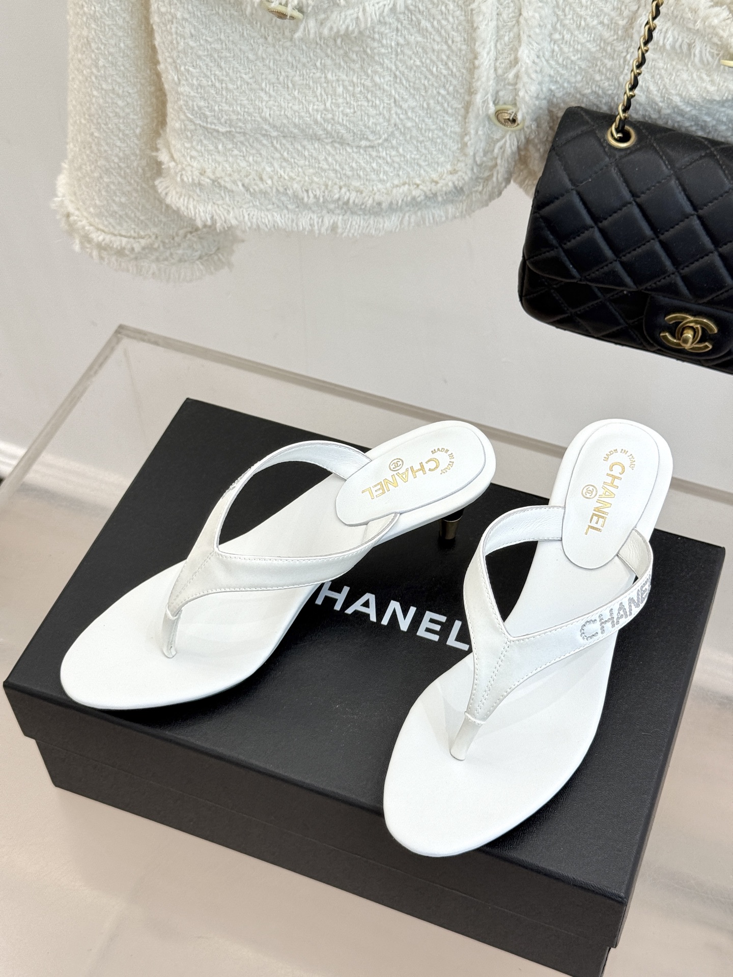 CHANE*|小香26S新品水钻字母金属跟高跟拖鞋夏日凉鞋天花板闪耀水钻字母镌刻经典细带勾勒纤细迷人足背 CHANE*|小香26S新品水钻字母金属跟高跟拖鞋夏日凉鞋天花板闪耀水钻字母镌刻经典细带勾勒纤细迷人足背