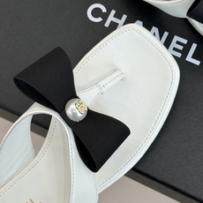 CHANE*|小香经典双C蝴蝶结夹脚平底人字拖鞋夏日的温柔贵气感皮面蝴蝶结轻落脚背双C金标藏着法式浪漫小 CHANE*|小香经典双C蝴蝶结夹脚平底人字拖鞋夏日的温柔贵气感皮面蝴蝶结轻落脚背双C金标藏着法式浪漫小