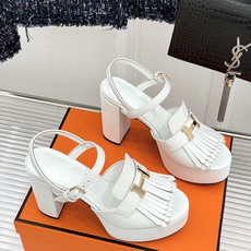 Hermès/爱马仕26WF新品H金属扣流苏防水台高跟凉鞋谁懂啊这双美到失语经典H扣刻入品牌灵魂灵动流苏 Hermès/爱马仕26WF新品H金属扣流苏防水台高跟凉鞋谁懂啊这双美到失语经典H扣刻入品牌灵魂灵动流苏