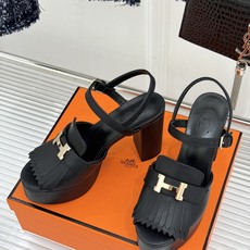 Hermès/爱马仕26WF新品H金属扣流苏防水台高跟凉鞋谁懂啊这双美到失语经典H扣刻入品牌灵魂灵动流苏 Hermès/爱马仕26WF新品H金属扣流苏防水台高跟凉鞋谁懂啊这双美到失语经典H扣刻入品牌灵魂灵动流苏