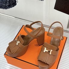 Hermès/爱马仕26WF新品H金属扣流苏防水台高跟凉鞋谁懂啊这双美到失语经典H扣刻入品牌灵魂灵动流苏 Hermès/爱马仕26WF新品H金属扣流苏防水台高跟凉鞋谁懂啊这双美到失语经典H扣刻入品牌灵魂灵动流苏