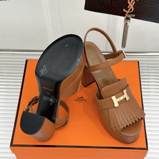 Hermès/爱马仕26WF新品H金属扣流苏防水台高跟凉鞋谁懂啊这双美到失语经典H扣刻入品牌灵魂灵动流苏 Hermès/爱马仕26WF新品H金属扣流苏防水台高跟凉鞋谁懂啊这双美到失语经典H扣刻入品牌灵魂灵动流苏
