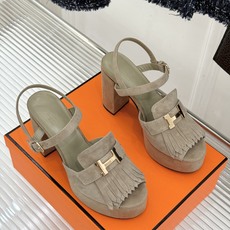 Hermès/爱马仕26WF新品H金属扣流苏防水台高跟凉鞋谁懂啊这双美到失语经典H扣刻入品牌灵魂灵动流苏 Hermès/爱马仕26WF新品H金属扣流苏防水台高跟凉鞋谁懂啊这双美到失语经典H扣刻入品牌灵魂灵动流苏