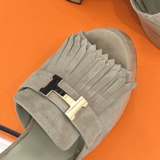 Hermès/爱马仕26WF新品H金属扣流苏防水台高跟凉鞋谁懂啊这双美到失语经典H扣刻入品牌灵魂灵动流苏 Hermès/爱马仕26WF新品H金属扣流苏防水台高跟凉鞋谁懂啊这双美到失语经典H扣刻入品牌灵魂灵动流苏