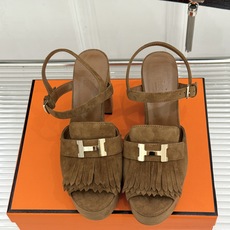 Hermès/爱马仕26WF新品H金属扣流苏防水台高跟凉鞋谁懂啊这双美到失语经典H扣刻入品牌灵魂灵动流苏 Hermès/爱马仕26WF新品H金属扣流苏防水台高跟凉鞋谁懂啊这双美到失语经典H扣刻入品牌灵魂灵动流苏