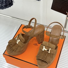 Hermès/爱马仕26WF新品H金属扣流苏防水台高跟凉鞋谁懂啊这双美到失语经典H扣刻入品牌灵魂灵动流苏 Hermès/爱马仕26WF新品H金属扣流苏防水台高跟凉鞋谁懂啊这双美到失语经典H扣刻入品牌灵魂灵动流苏