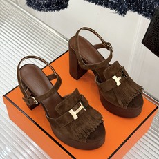 Hermès/爱马仕26WF新品H金属扣流苏防水台高跟凉鞋谁懂啊这双美到失语经典H扣刻入品牌灵魂灵动流苏 Hermès/爱马仕26WF新品H金属扣流苏防水台高跟凉鞋谁懂啊这双美到失语经典H扣刻入品牌灵魂灵动流苏