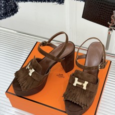 Hermès/爱马仕26WF新品H金属扣流苏防水台高跟凉鞋谁懂啊这双美到失语经典H扣刻入品牌灵魂灵动流苏 Hermès/爱马仕26WF新品H金属扣流苏防水台高跟凉鞋谁懂啊这双美到失语经典H扣刻入品牌灵魂灵动流苏
