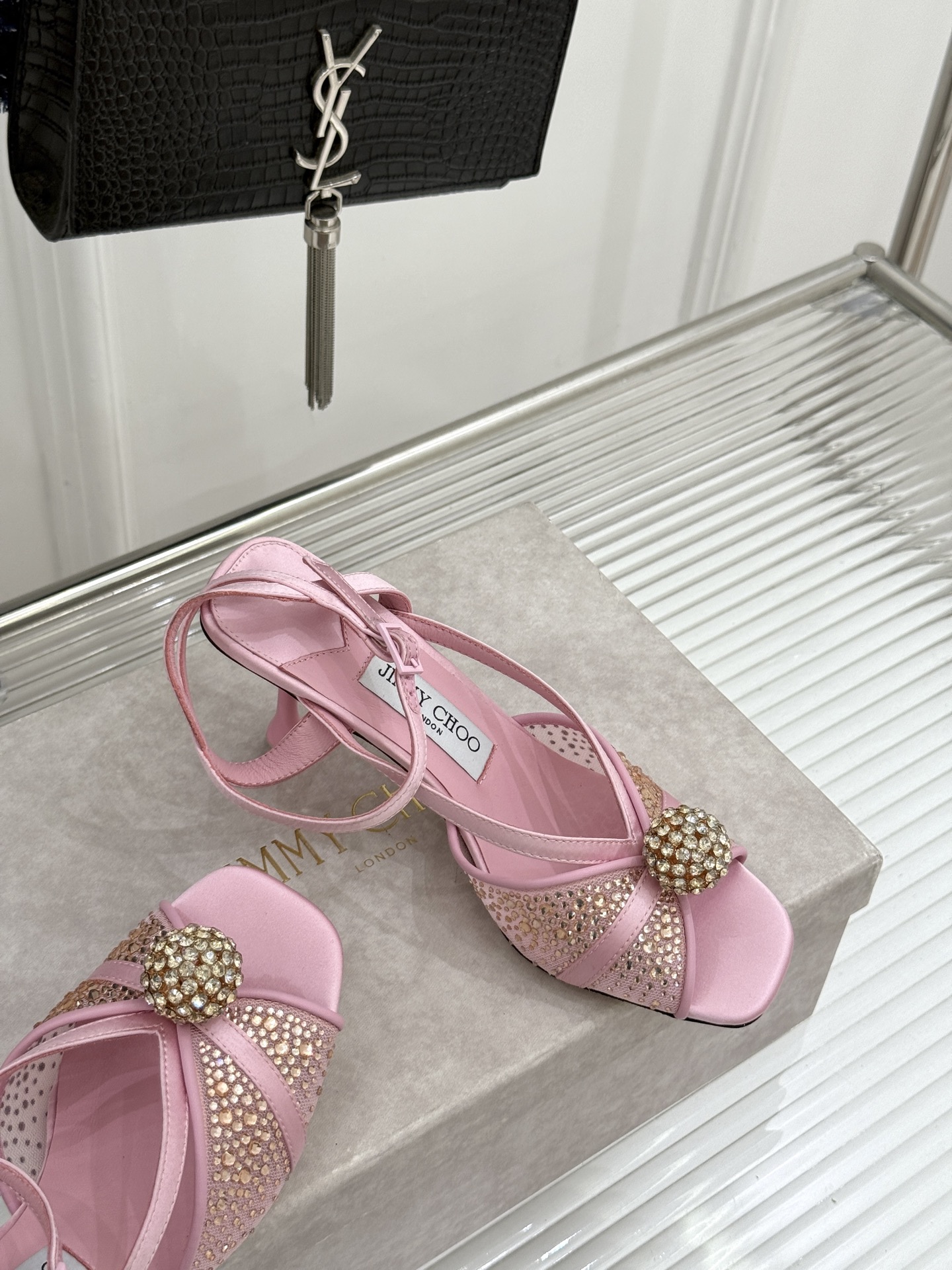 Jimmy Choo/吉米周26WF新品水钻球网纱方头高跟凉鞋璀璨水钻球缀于足间通透网纱轻裹纤纤玉足方头