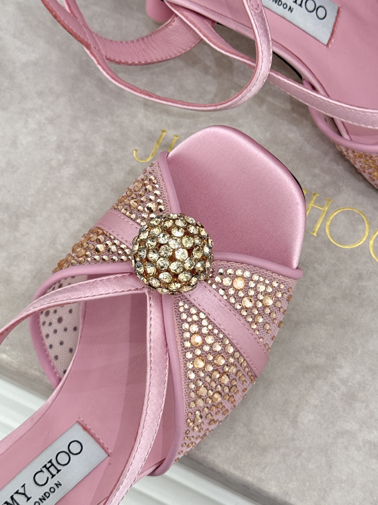 Jimmy Choo/吉米周26WF新品水钻球网纱方头高跟凉鞋璀璨水钻球缀于足间通透网纱轻裹纤纤玉足方头