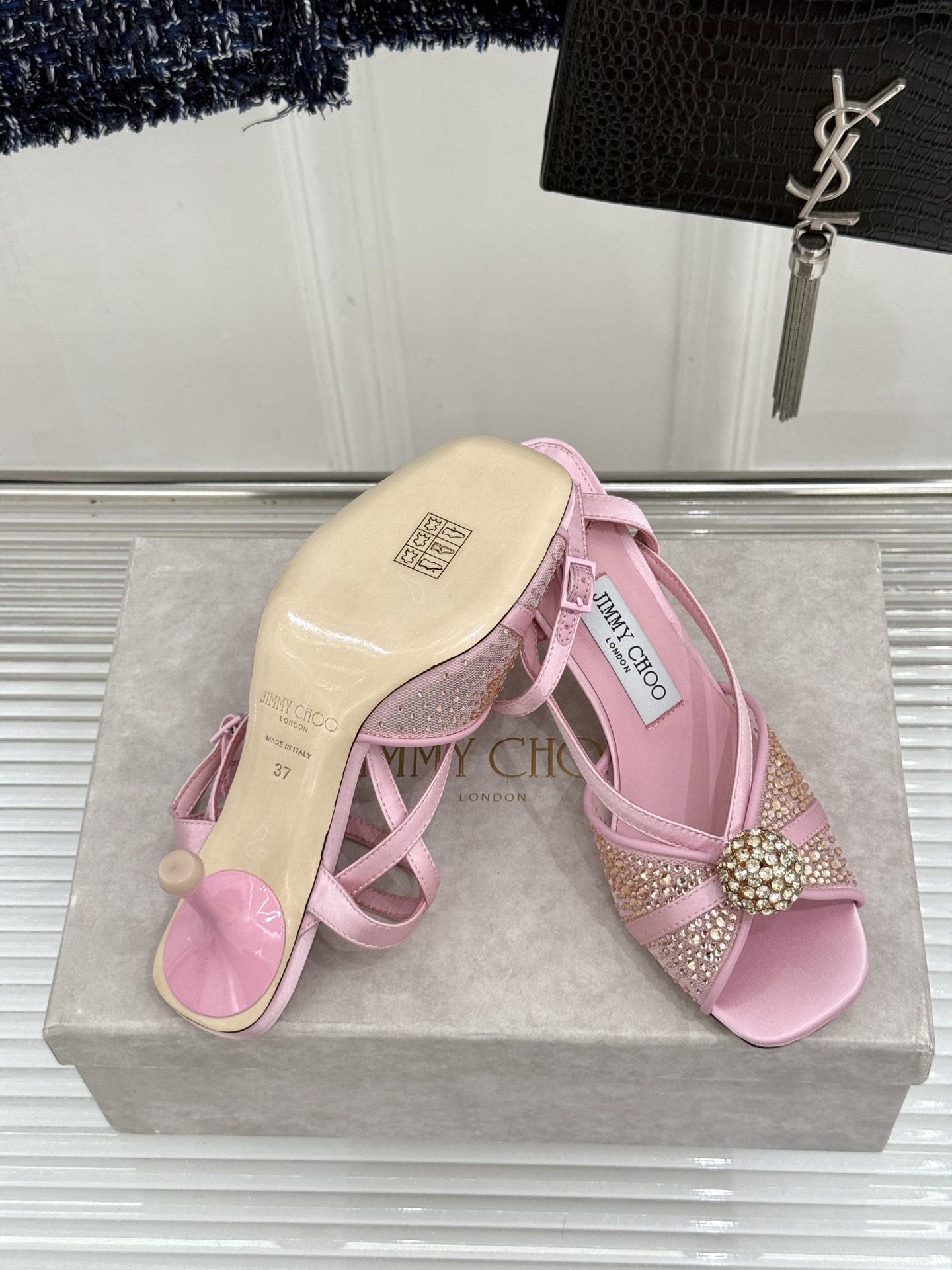 Jimmy Choo/吉米周26WF新品水钻球网纱方头高跟凉鞋璀璨水钻球缀于足间通透网纱轻裹纤纤玉足方头