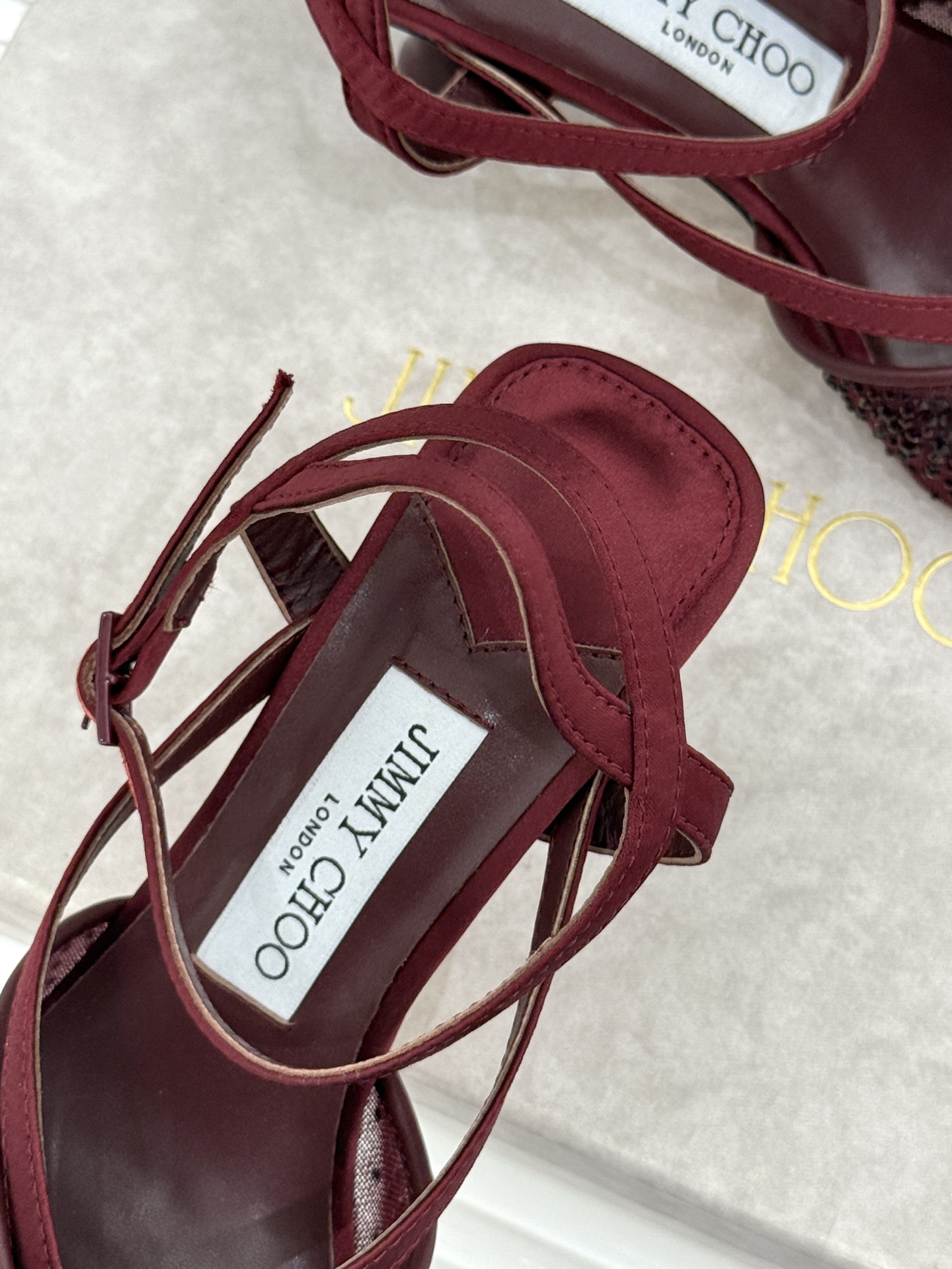 Jimmy Choo/吉米周26WF新品水钻球网纱方头高跟凉鞋璀璨水钻球缀于足间通透网纱轻裹纤纤玉足方头