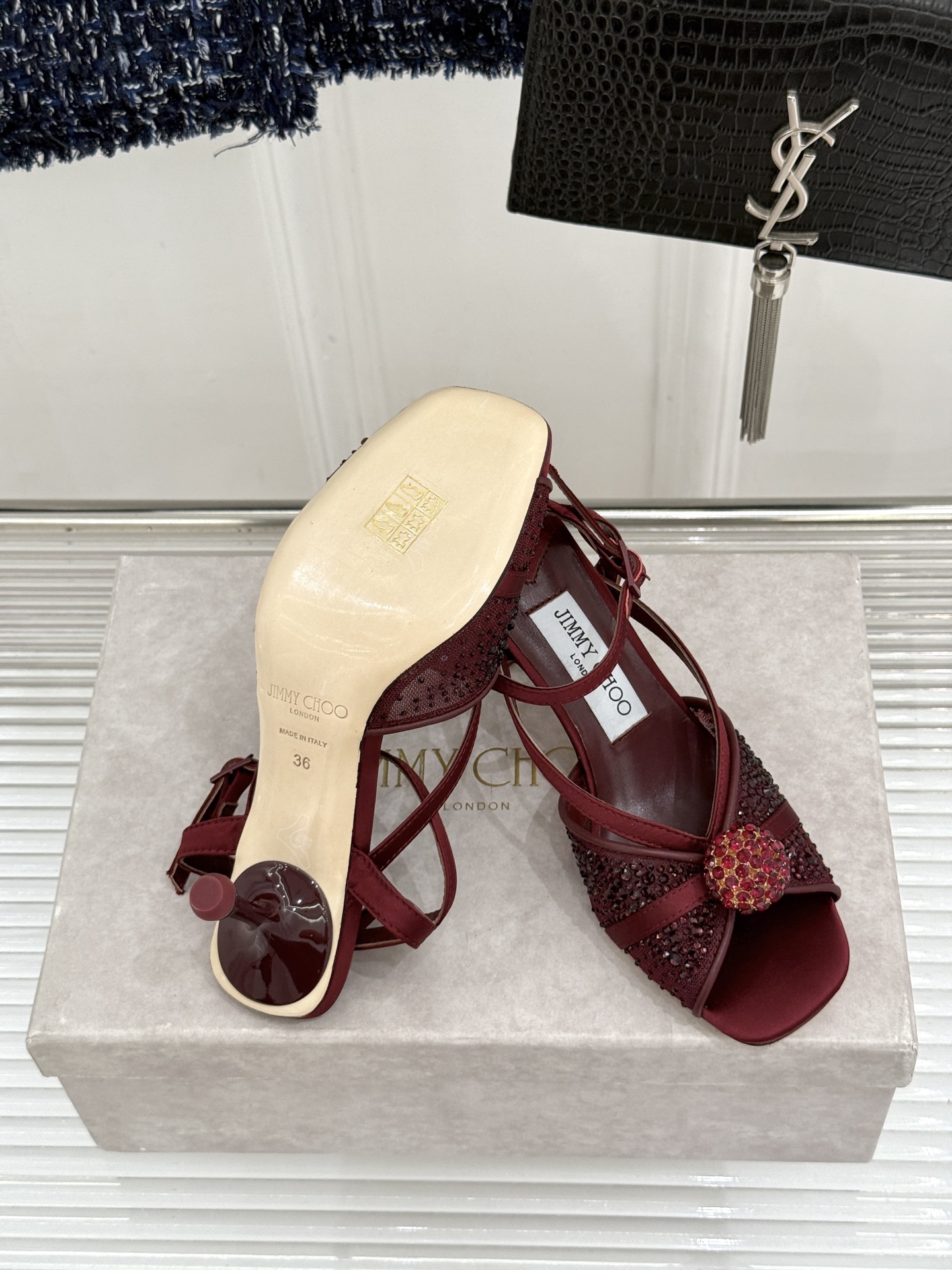 Jimmy Choo/吉米周26WF新品水钻球网纱方头高跟凉鞋璀璨水钻球缀于足间通透网纱轻裹纤纤玉足方头