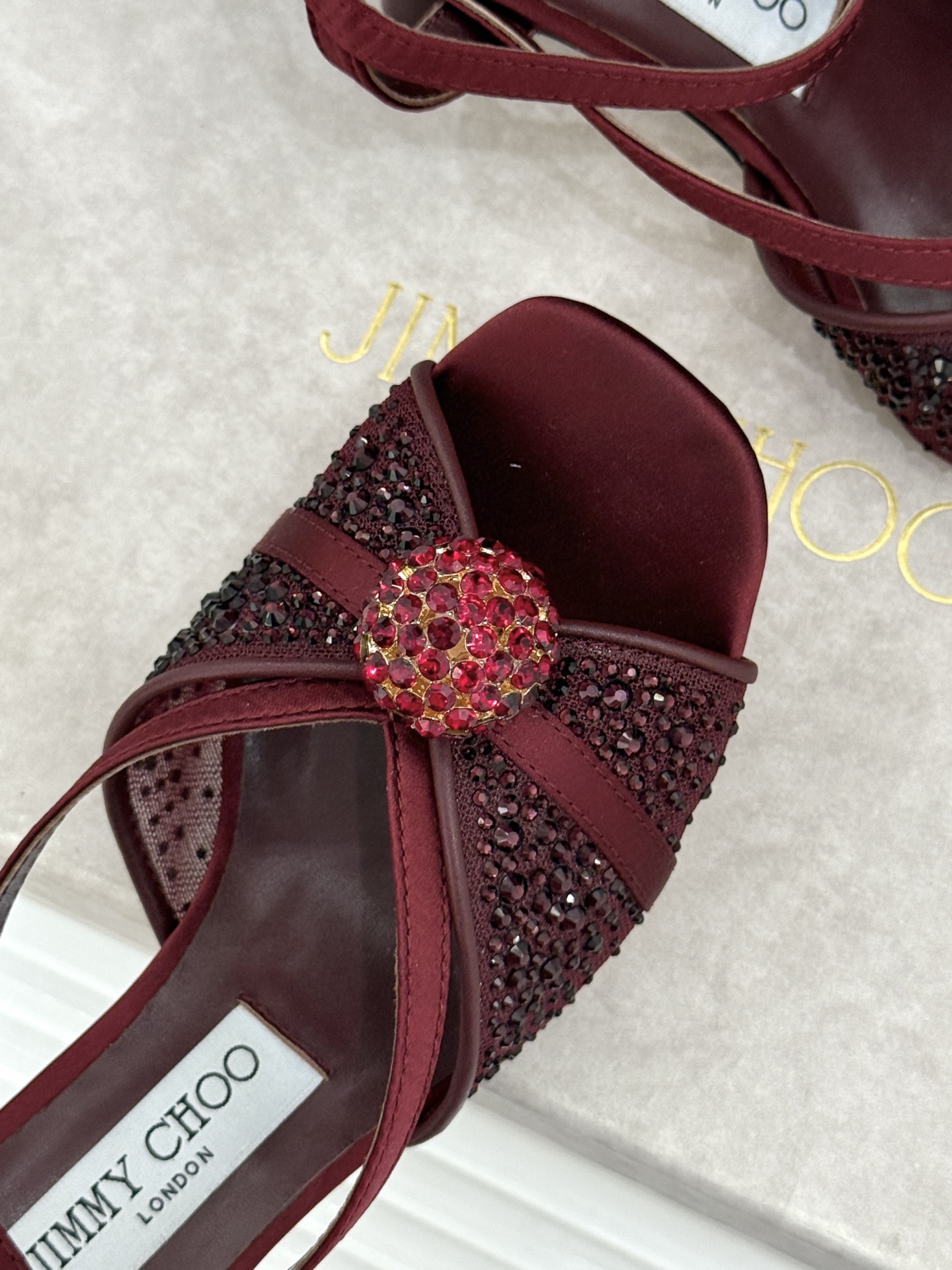 Jimmy Choo/吉米周26WF新品水钻球网纱方头高跟凉鞋璀璨水钻球缀于足间通透网纱轻裹纤纤玉足方头