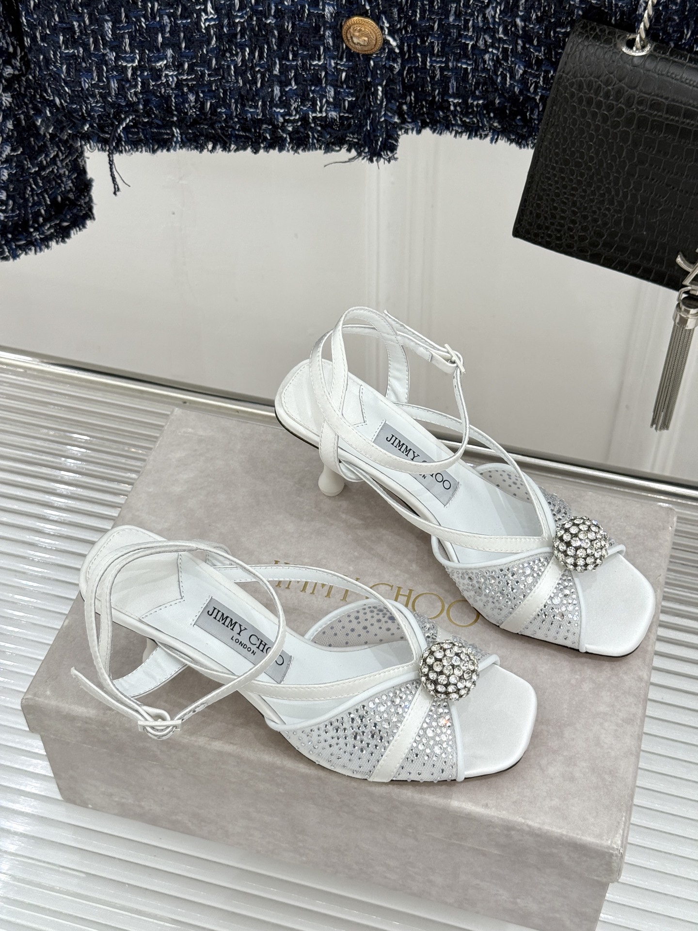 Jimmy Choo/吉米周26WF新品水钻球网纱方头高跟凉鞋璀璨水钻球缀于足间通透网纱轻裹纤纤玉足方头 Jimmy Choo/吉米周26WF新品水钻球网纱方头高跟凉鞋璀璨水钻球缀于足间通透网纱轻裹纤纤玉足方头