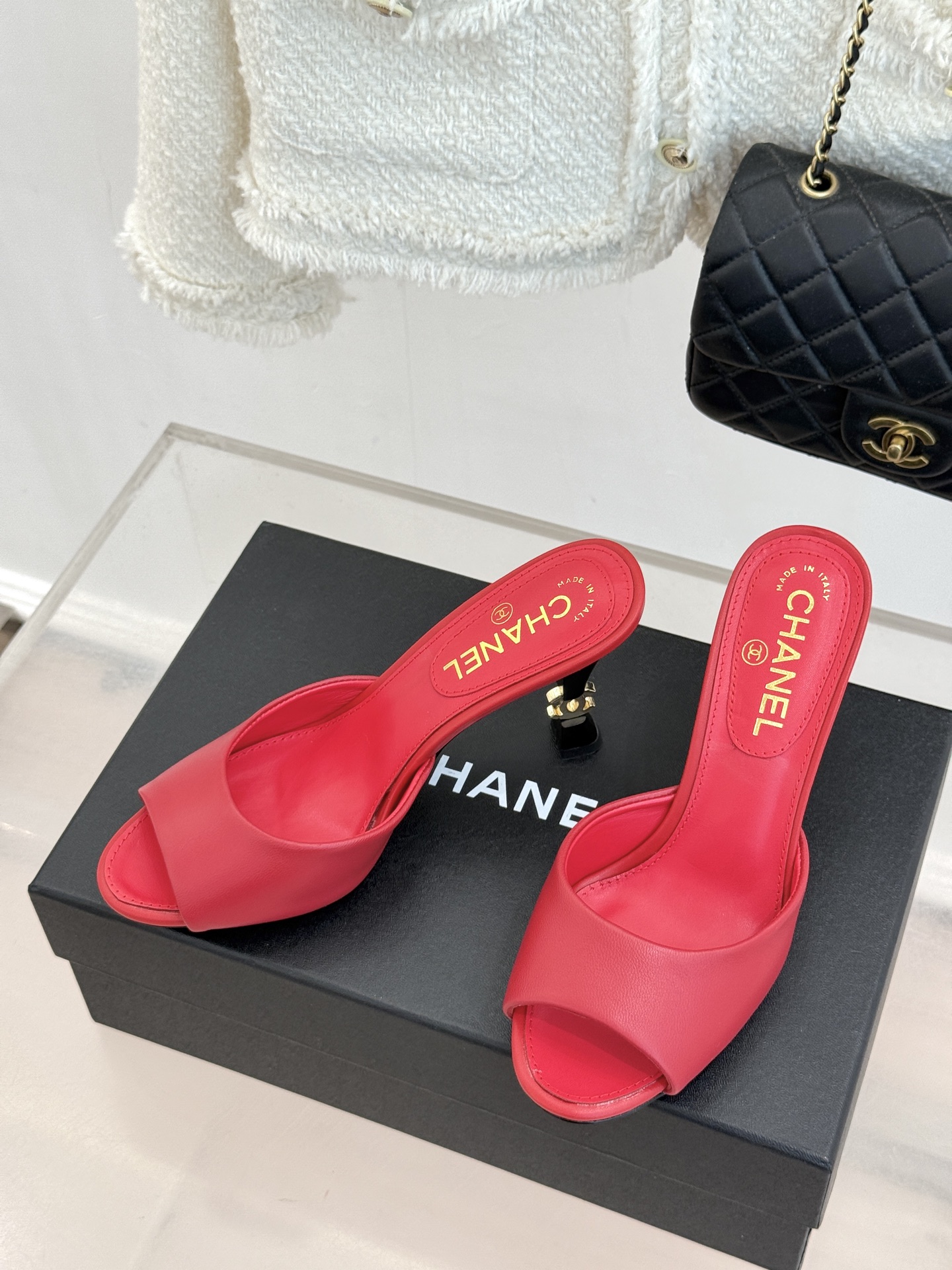 CHANE*|小香26A新品极简一字带金属双C跟高跟拖鞋一字带勾勒足尖利落线条金属双C鞋跟是灵魂所在细高 CHANE*|小香26A新品极简一字带金属双C跟高跟拖鞋一字带勾勒足尖利落线条金属双C鞋跟是灵魂所在细高