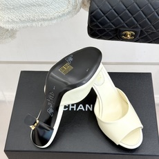 CHANE*|小香26A新品极简一字带金属双C跟高跟拖鞋一字带勾勒足尖利落线条金属双C鞋跟是灵魂所在细高 CHANE*|小香26A新品极简一字带金属双C跟高跟拖鞋一字带勾勒足尖利落线条金属双C鞋跟是灵魂所在细高