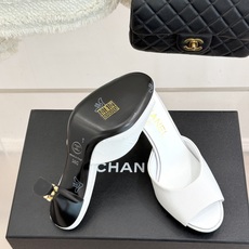 CHANE*|小香26A新品极简一字带金属双C跟高跟拖鞋一字带勾勒足尖利落线条金属双C鞋跟是灵魂所在细高 CHANE*|小香26A新品极简一字带金属双C跟高跟拖鞋一字带勾勒足尖利落线条金属双C鞋跟是灵魂所在细高