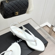 CHANE*|小香26A新品双C夹脚高跟人字拖鞋谁懂啊这双美到心巴细高跟秒变漫画腿迷你双C闪得刚刚好小羊 CHANE*|小香26A新品双C夹脚高跟人字拖鞋谁懂啊这双美到心巴细高跟秒变漫画腿迷你双C闪得刚刚好小羊